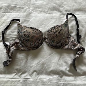 Victoria’s Secret lined Demi/Demi-buste double 32B